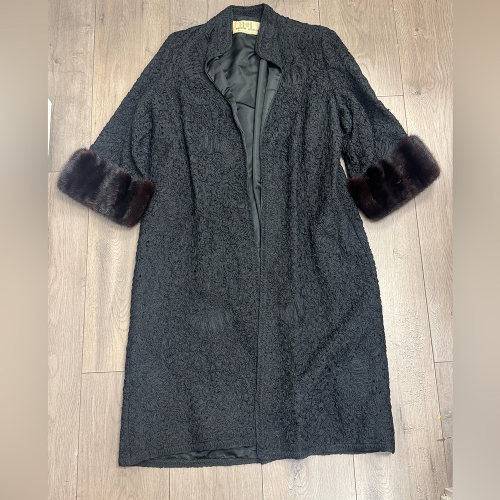 Elegant Vintage Estelle Allardale Beverly Hills Ruffled Long Coat Mink Fur Cuffs